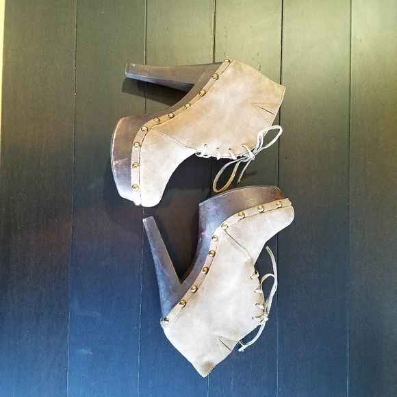 Steve Madden Brown Studded Heeled Booties - Picture 3 of 7